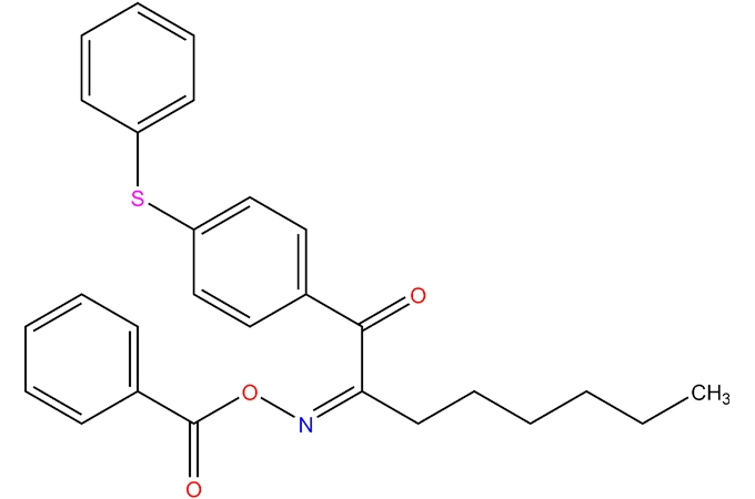 1-[4-(phénylthio) phényl]-1,2-octanedione 2-(O-benzoyloxime)
